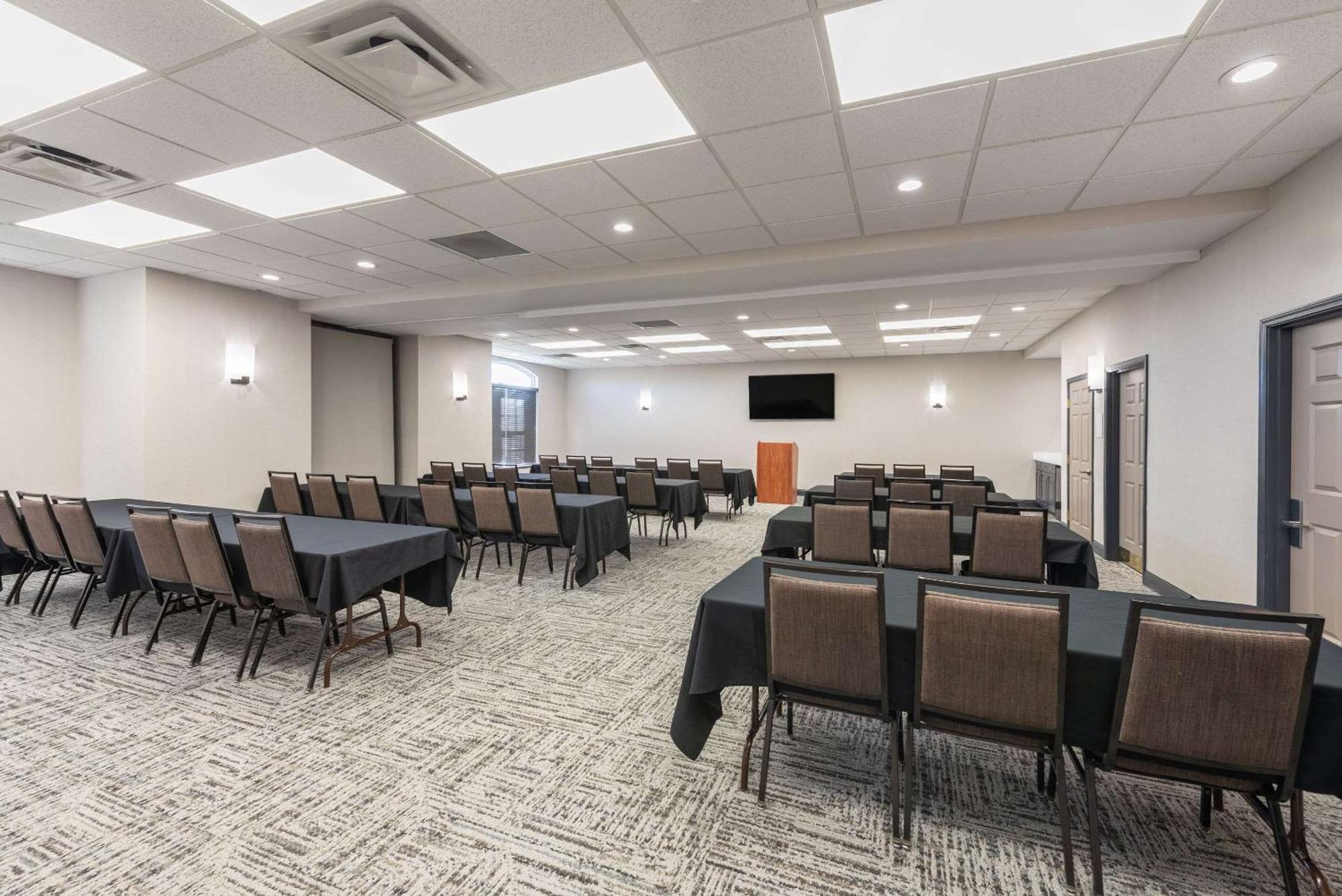Country Inn & Suites By Radisson, Findlay, Oh מראה חיצוני תמונה